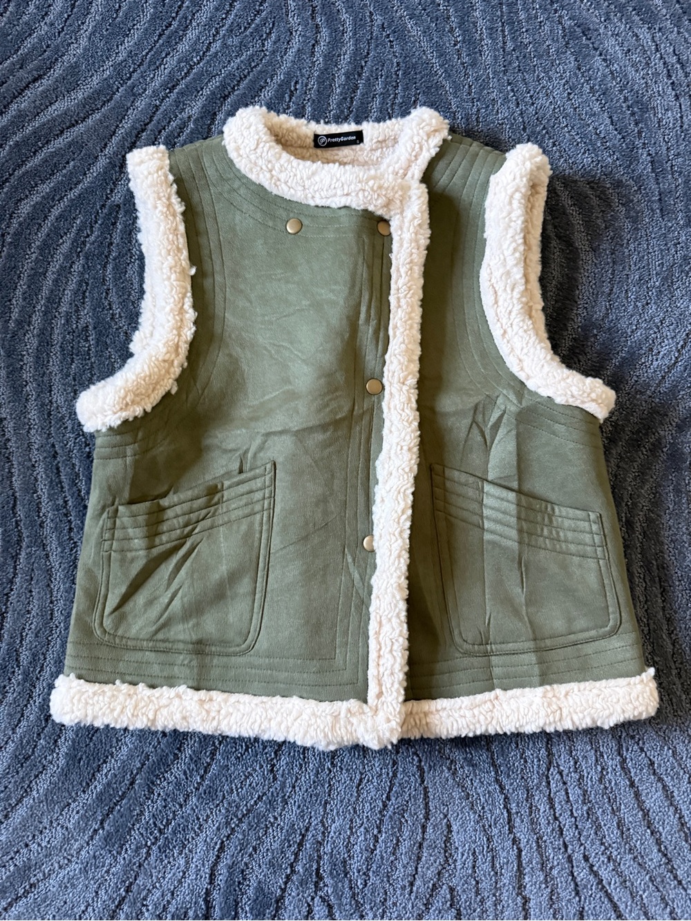 Cute suede green vest